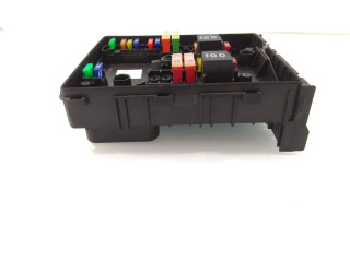 Блок предохранителей 1K0937118   Skoda Yeti (5L)    