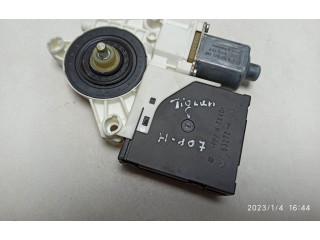 Передний двигатель механизма для подъема окон