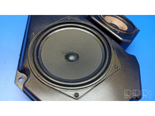 Громкоговоритель (громкоговорители) в передних дверях