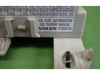 Ящик предохранителей (комплект) 31268178   Volvo V50