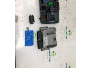 Řídící jednotka 9807054180, 9806460480 Peugeot 308 2015