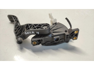 Педаль акселератора