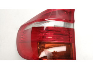 Задний фонарь в кузове