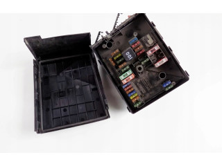   Pojistková skříňka    Volkswagen Caddy 2012