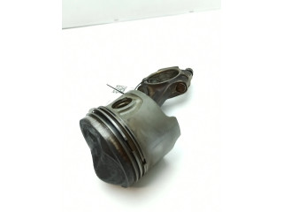 Píst 11004 Mercedes-Benz S W116 pro benzínový motor 2.8