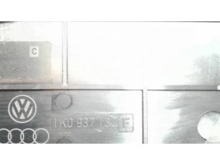 Крышка блока предохранителей 1K0937132F Audi Q3 8U