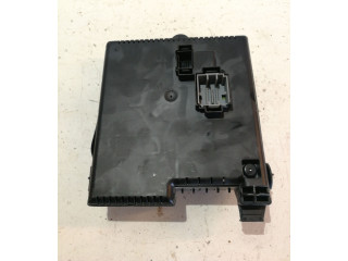 Блок предохранителей 30732769, 28014120   Volvo V70    