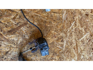 Моторчик стеклоочистителя 0390206921    Volvo 940