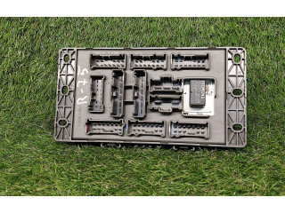 Блок предохранителей YQE103138, 518174503   Rover 75  