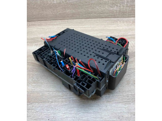 Блок предохранителей 9441584, 9441582   Volvo S80