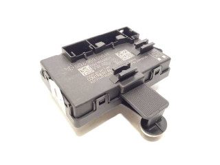 Блок комфорта 5Q4959595H Skoda Octavia Mk4