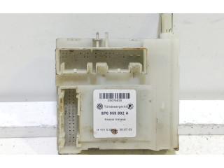 Блок управления дверью 8P0959802A   Audi A3 S3 8P