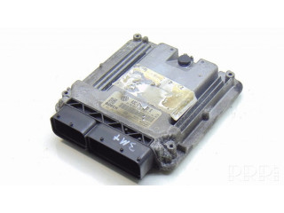 Блок управления двигателя 03C906032Q Volkswagen Golf V