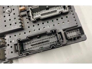 Блок предохранителей 30732769, 28014120 Volvo V70