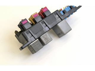 Блок предохранителей  896083000, 8L0941822A   Audi A6 S6 C5 4B    