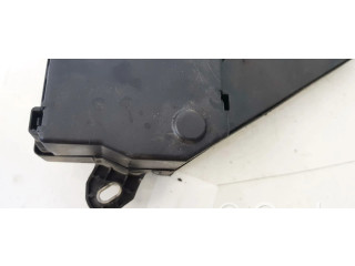 Pojistková skříňka 690661901 BMW 5 E60 E61 2004