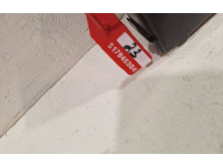 Блок предохранителей 13469254 Opel Meriva B