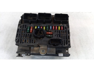 Блок предохранителей S118983002J   Renault Clio II    