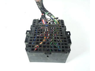 Блок предохранителей  8V51-14A073-AA, 8V51-14A073-AA   Ford Transit -  Tourneo Connect    