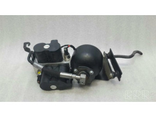 Другая деталь отсека двигателя