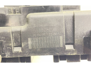 Блок предохранителей 30728008, 518828108   Volvo V70    