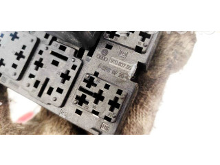 Блок предохранителей  1K0937507, 1K0937507   Volkswagen Touran I    