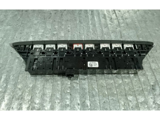 Блок предохранителей 5E3925200G Skoda Octavia Mk4