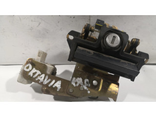 Замок задней крышки