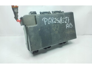 Блок предохранителей P68251627AB Jeep Grand Cherokee