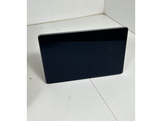 Дисплей Tesla Model Y