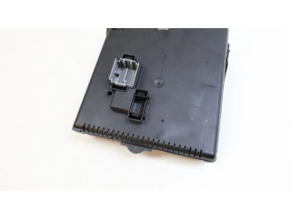 Блок предохранителей  8688264, 8688264   Volvo V70    