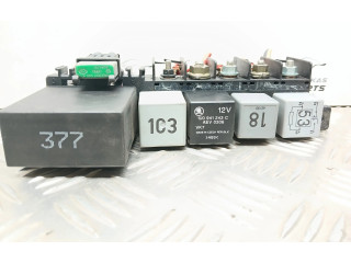 Блок предохранителей 8L0941822   Skoda Octavia Mk1 (1U)    