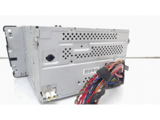 Радио/ проигрыватель CD/DVD / навигация