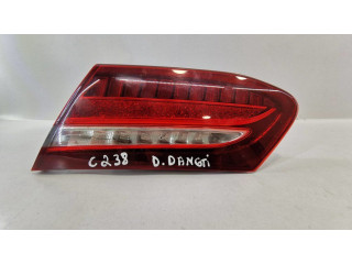 Задний фонарь в крышке