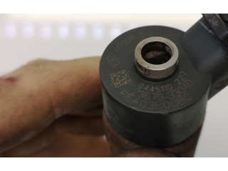 Vstřikovač 2367033040, 0445110227 Toyota Auris 150 pro naftový motor 1.4