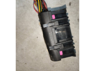 Блок предохранителей    Volkswagen Transporter - Caravelle T5    