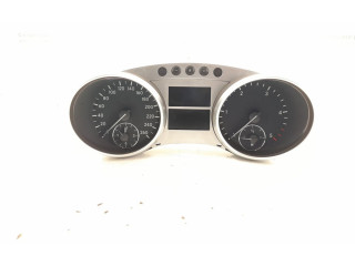 Панель приборов 2514405211, 2519006000   Mercedes-Benz R W251       