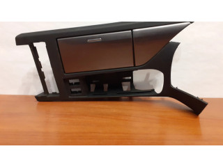 Другая центральная деталь консоли (туннеля)