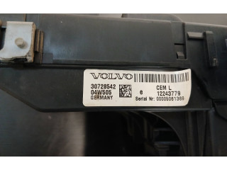 Блок предохранителей 30728542, 12243779 Volvo V70