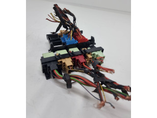 Pojistková skříňka Volkswagen Tiguan 2012