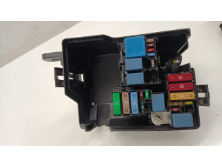 Блок предохранителей  243805284R, 243127363R   Dacia Spring    