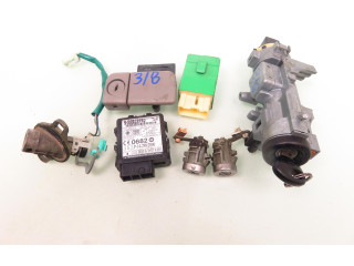 Блок управления двигателем Блок управления BJ3D675G2H, 2797000811 Mazda Premacy