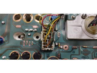 Pojistková skříňka Спидометр (приборный щиток) 81117882, 0090059 Nissan Micra C+C 1997