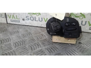 Ручка стеклоочистителей 8201590631   Renault Clio III