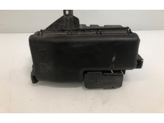 Блок предохранителей 30728132 Volvo S60