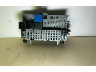   Pojistková skříňka 90240092, 90240665   Opel Astra F 1994