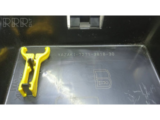 Крышка блока предохранителей 7271381830 Maserati Levante