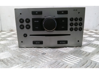 Радио/ проигрыватель CD/DVD / навигация