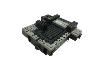 Блок предохранителей 8676285, 8645719   Volvo S80