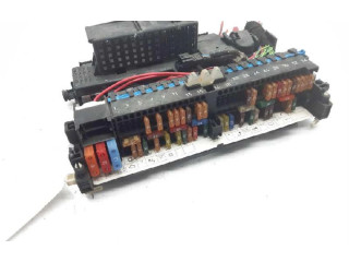 Блок предохранителей 8364542   BMW X3 E83    